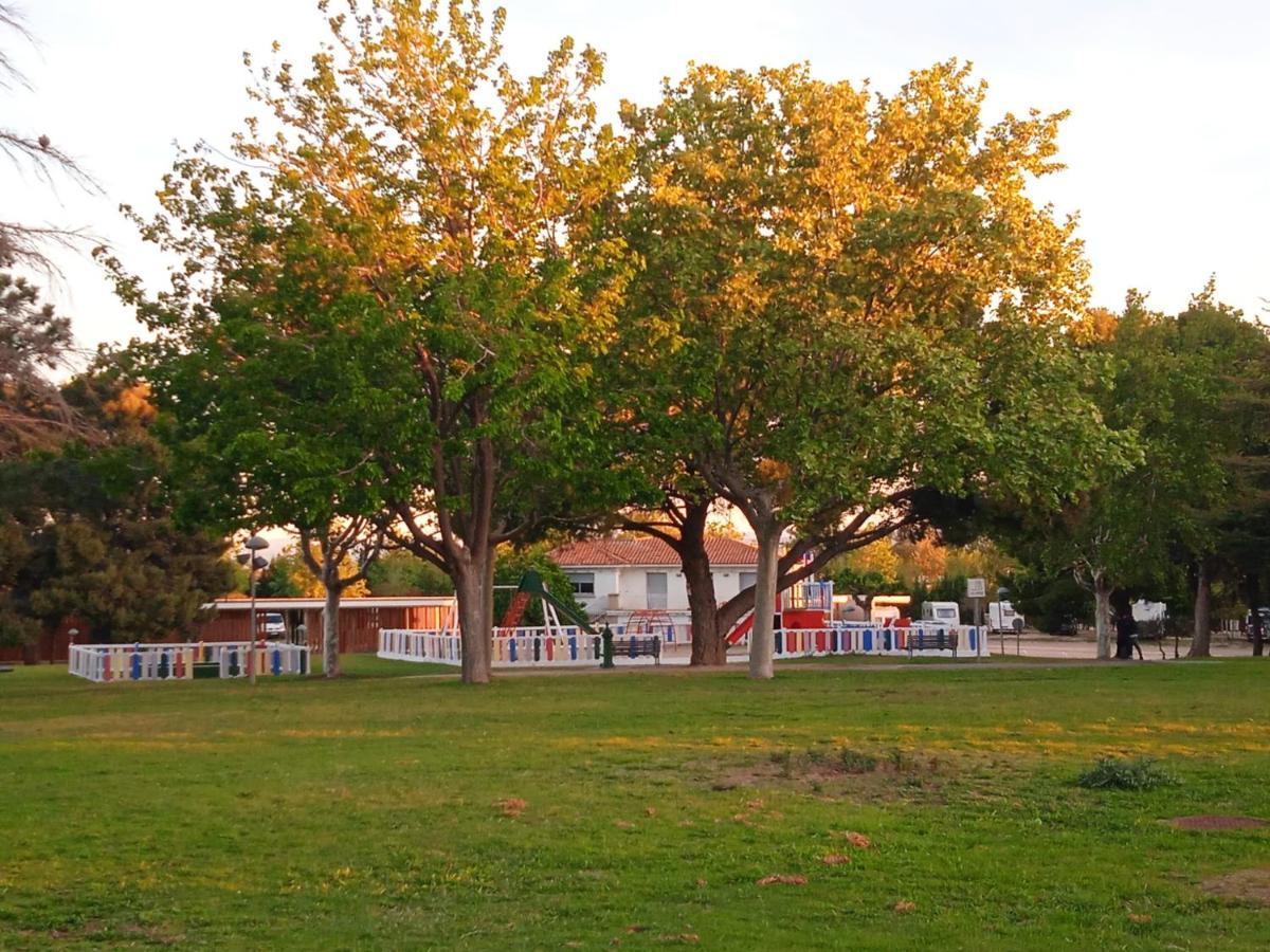 Bungalows Zaragoza Camping Экстерьер фото